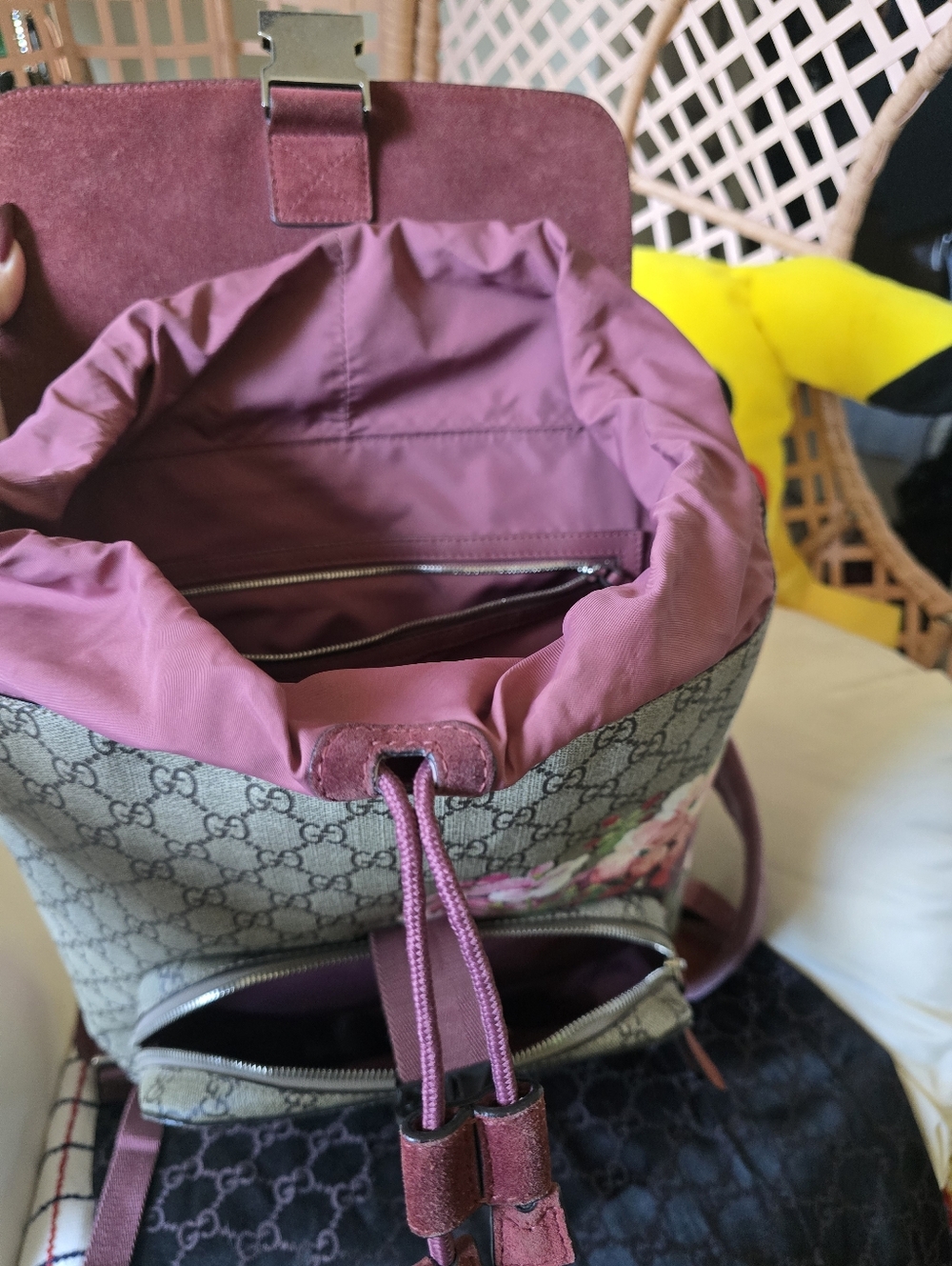 Authentic Gucci Brown GG Supreme Floral Canvas Backpack with Pink Interior - Picture 14 of 16